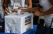 Plebiscito da oposição leva milhares de eleitores às urnas na Venezuela (Juan Barreto/AFP)